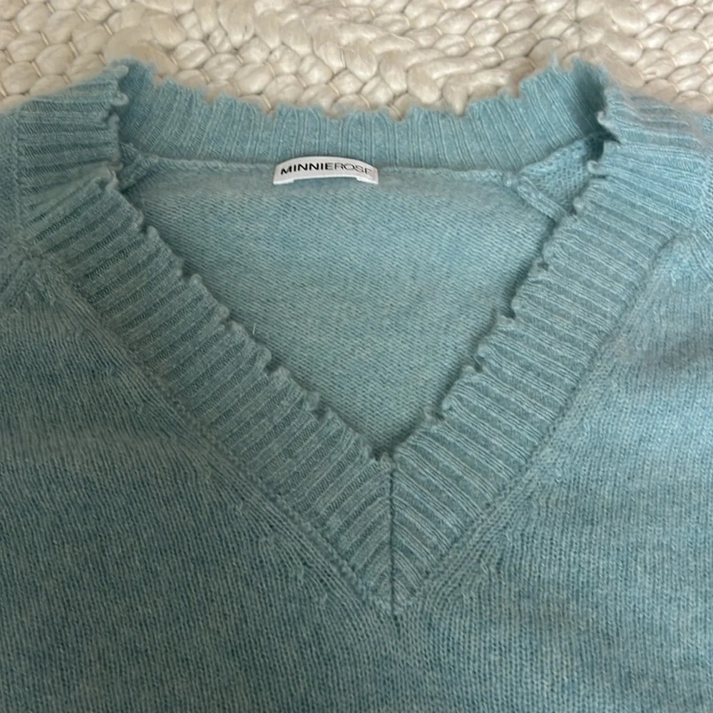 Minnie Rose Cashmere Fray V Neck Sweater - Picture 4 of 5